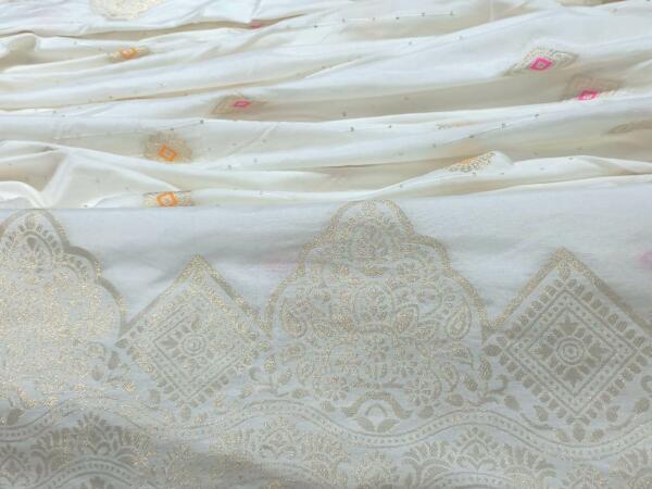 Dyeable jacquard dupatta for ladies in india