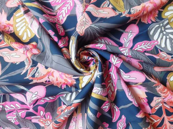 Multicolor Polyester print fabric