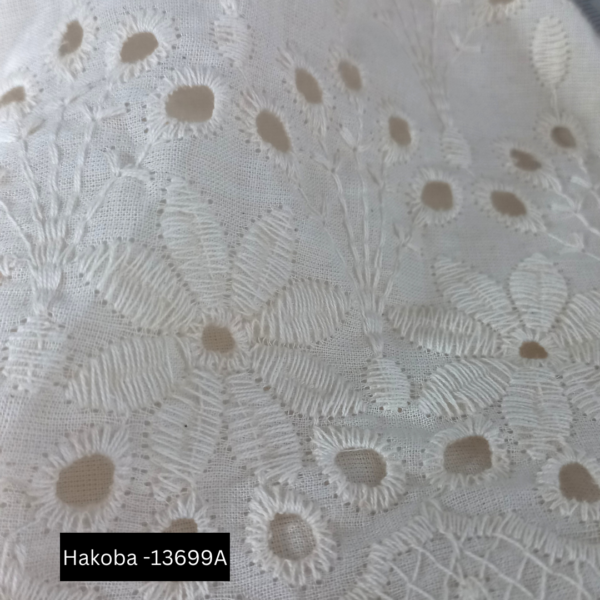 Schiffli Cotton Lace Fabric Pre-Design Embroidered Cotton for Luxury Fashion